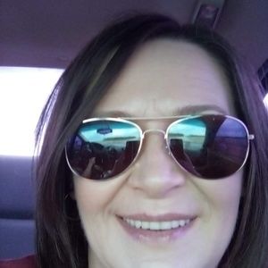 Meet your Posher, Debra